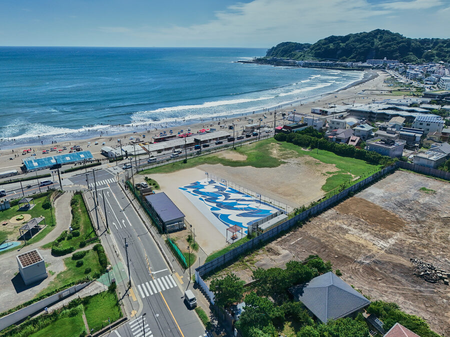 鎌倉海浜公園由比ヶ浜地区に整備されたバスケットボールパークの空撮